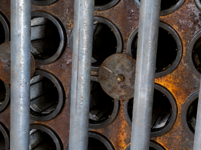 今天带领着队伍更换了一批除尘布袋干活的速度和质量得到了用户的认可